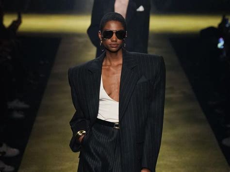 égérie yves saint laurent 2023|Le défilé Saint Laurent automne.